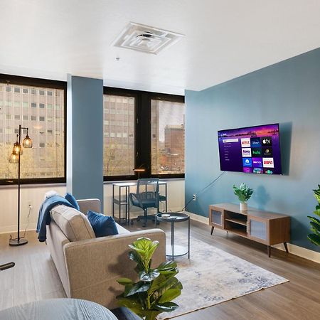 Vibrant Luxury Prime Location 24-7 Onsite Parking Gym Lounge Apartment พิตต์สเบิร์ก ภายนอก รูปภาพ