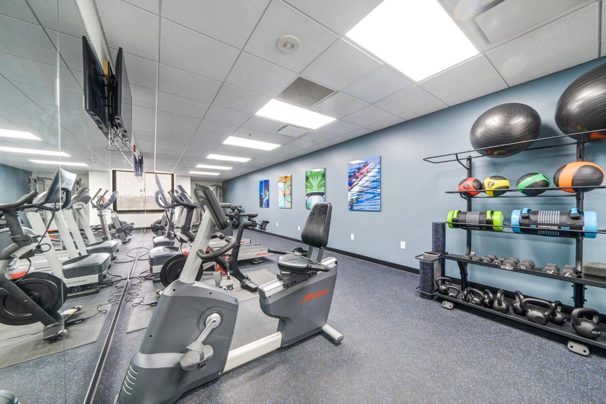 Vibrant Luxury Prime Location 24-7 Onsite Parking Gym Lounge Apartment พิตต์สเบิร์ก ภายนอก รูปภาพ