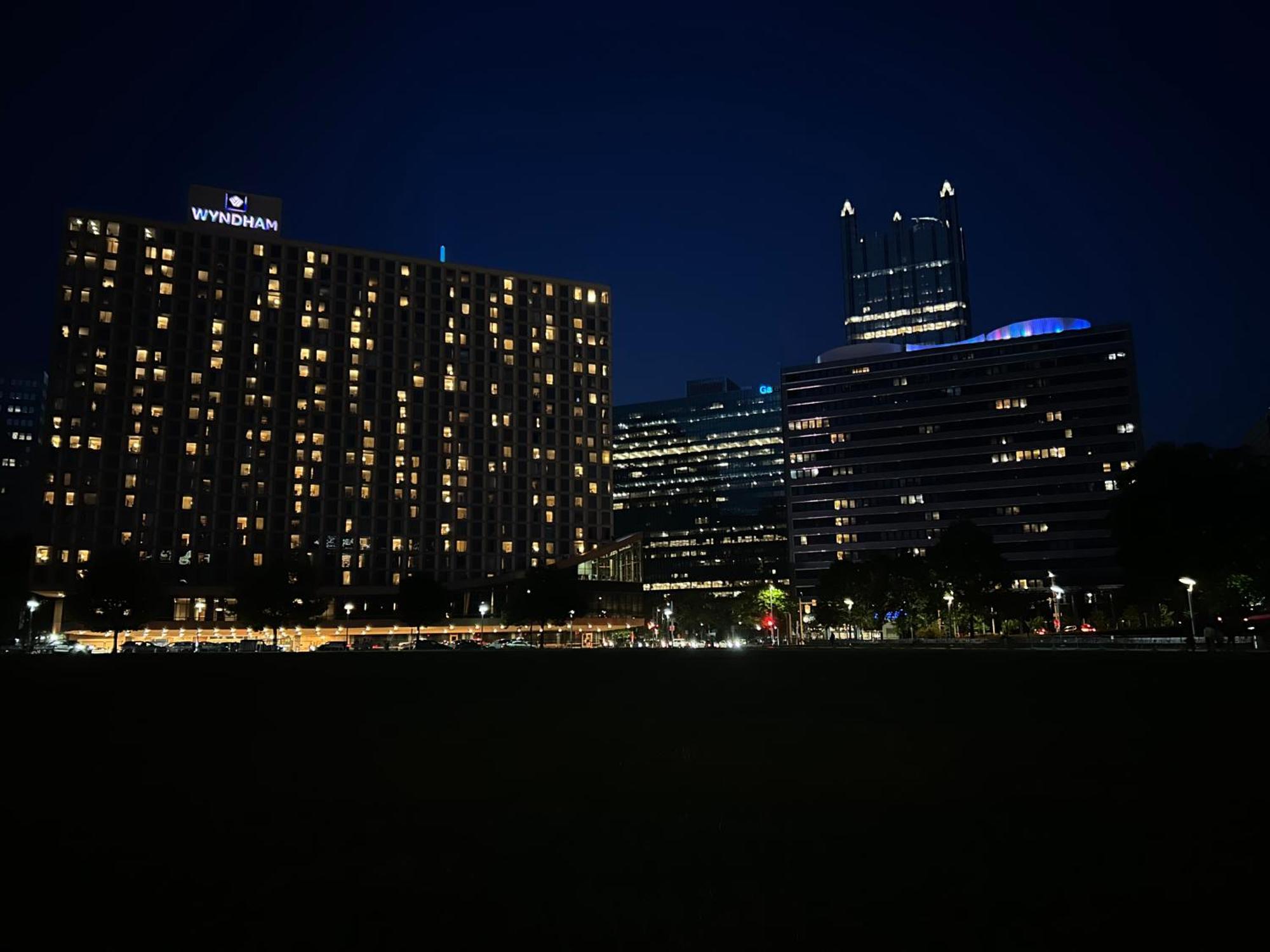 Vibrant Luxury Prime Location 24-7 Onsite Parking Gym Lounge Apartment พิตต์สเบิร์ก ภายนอก รูปภาพ